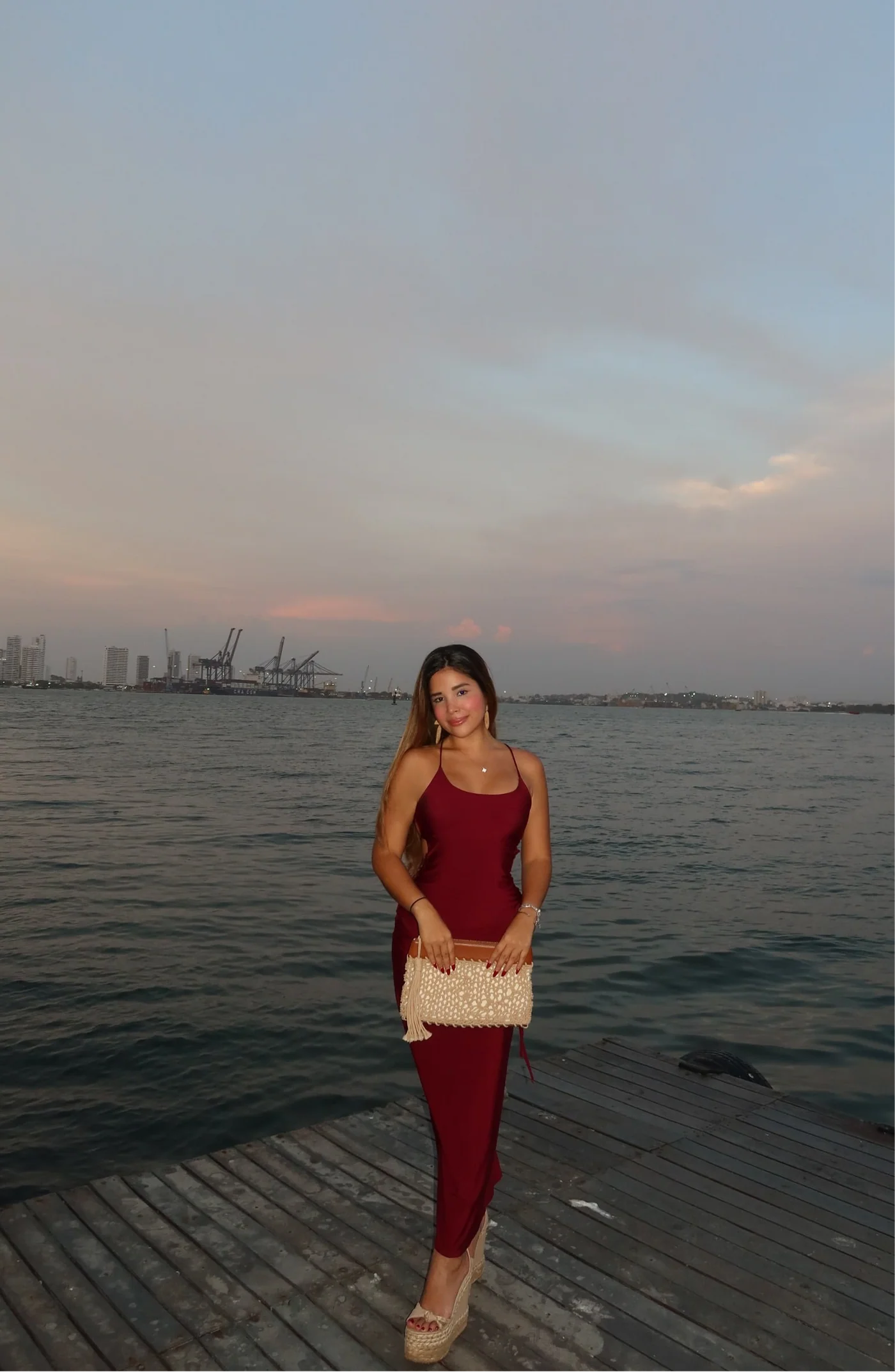 Vestido Amelia vino con faja interna