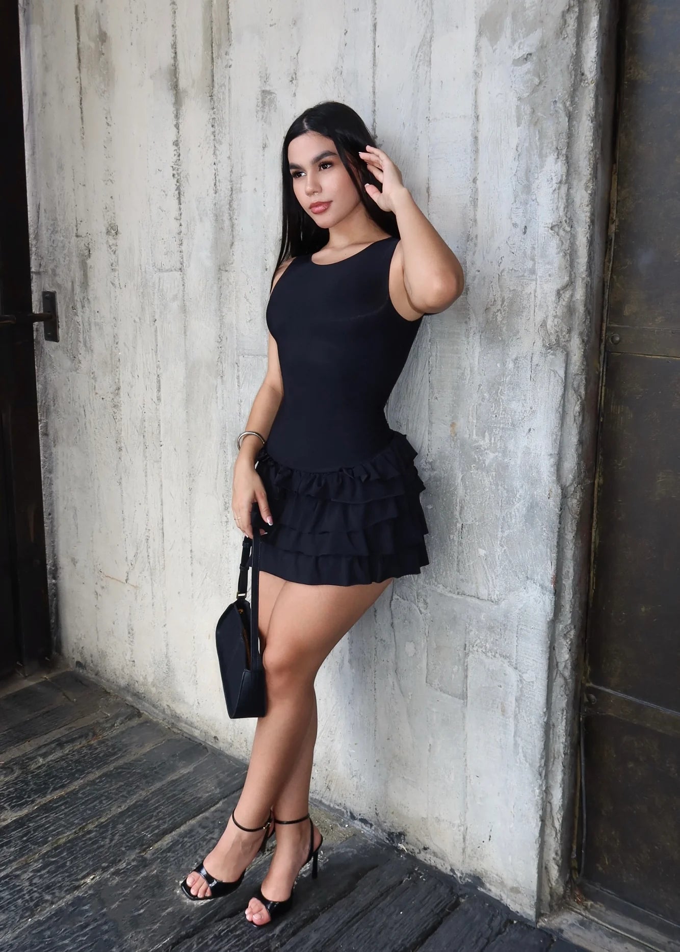 Vestido Paula negro con control de abdomen