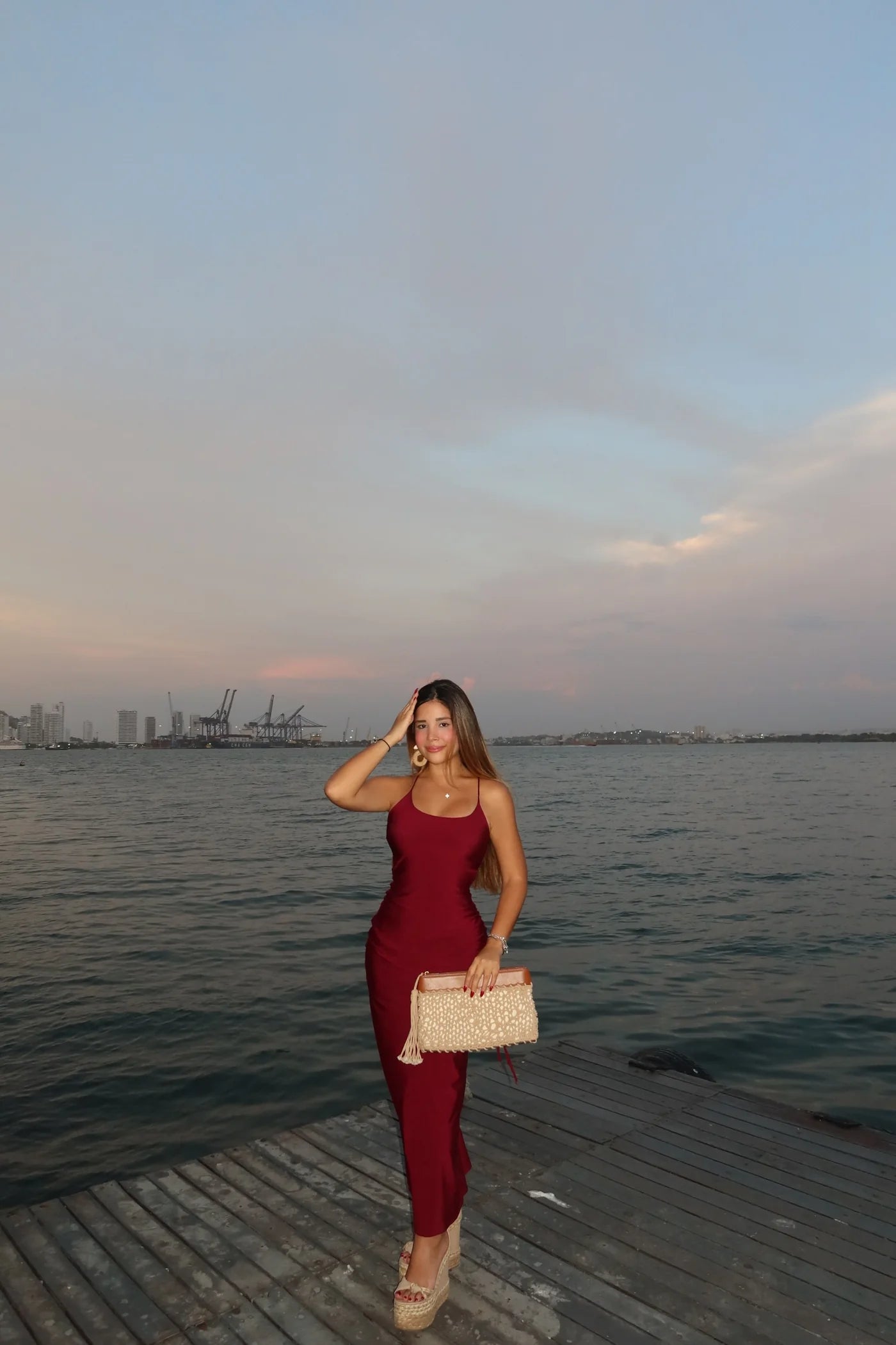 Vestido Amelia vino con faja interna