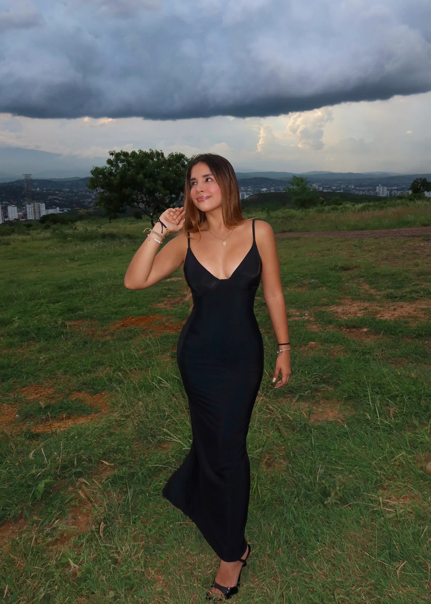 Vestido Georgina negro con faja interna