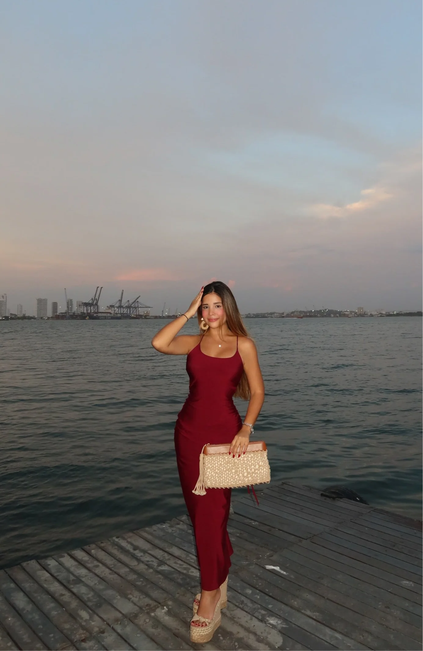 Vestido Amelia vino con faja interna
