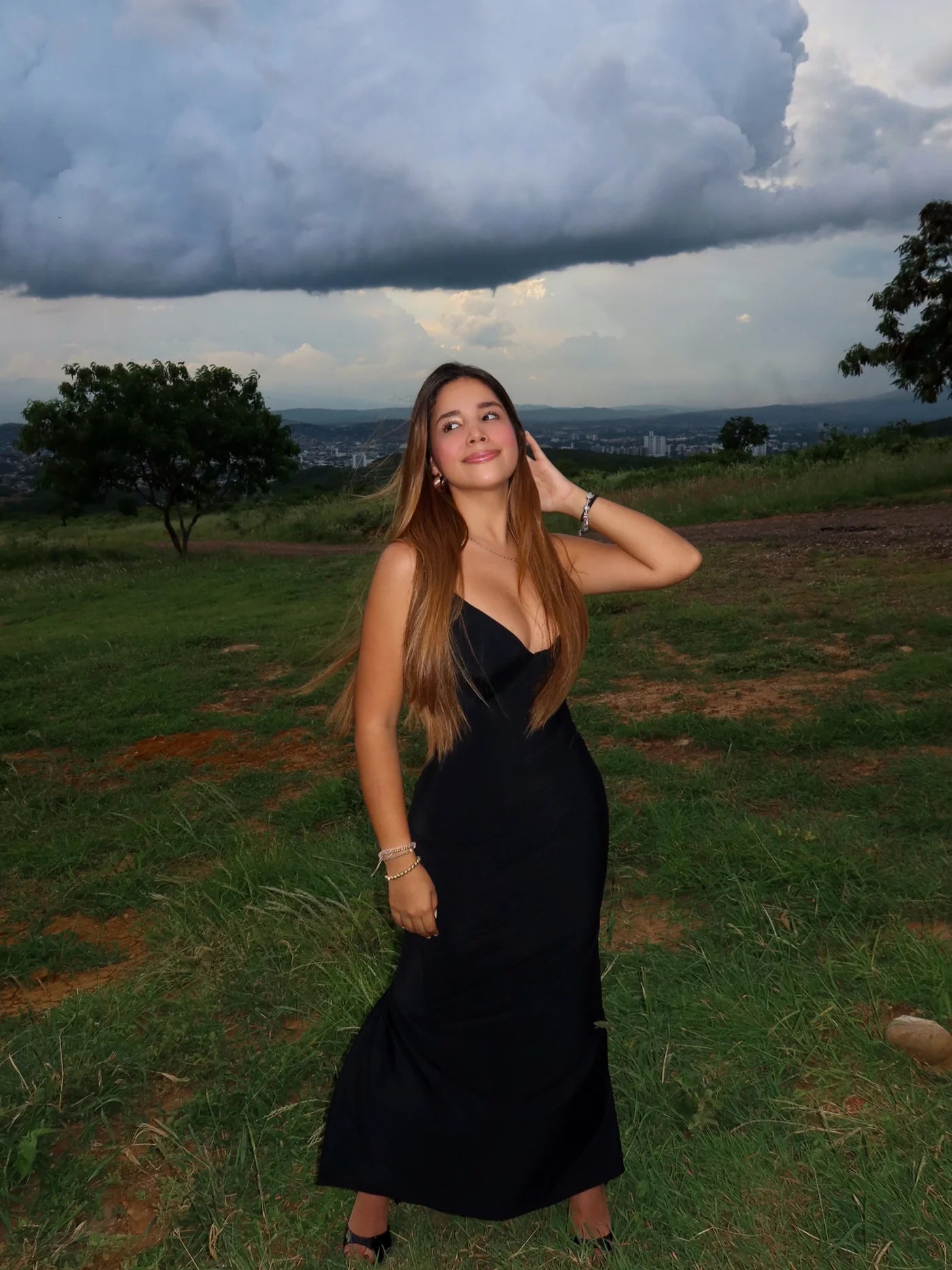 Vestido Georgina negro con faja interna