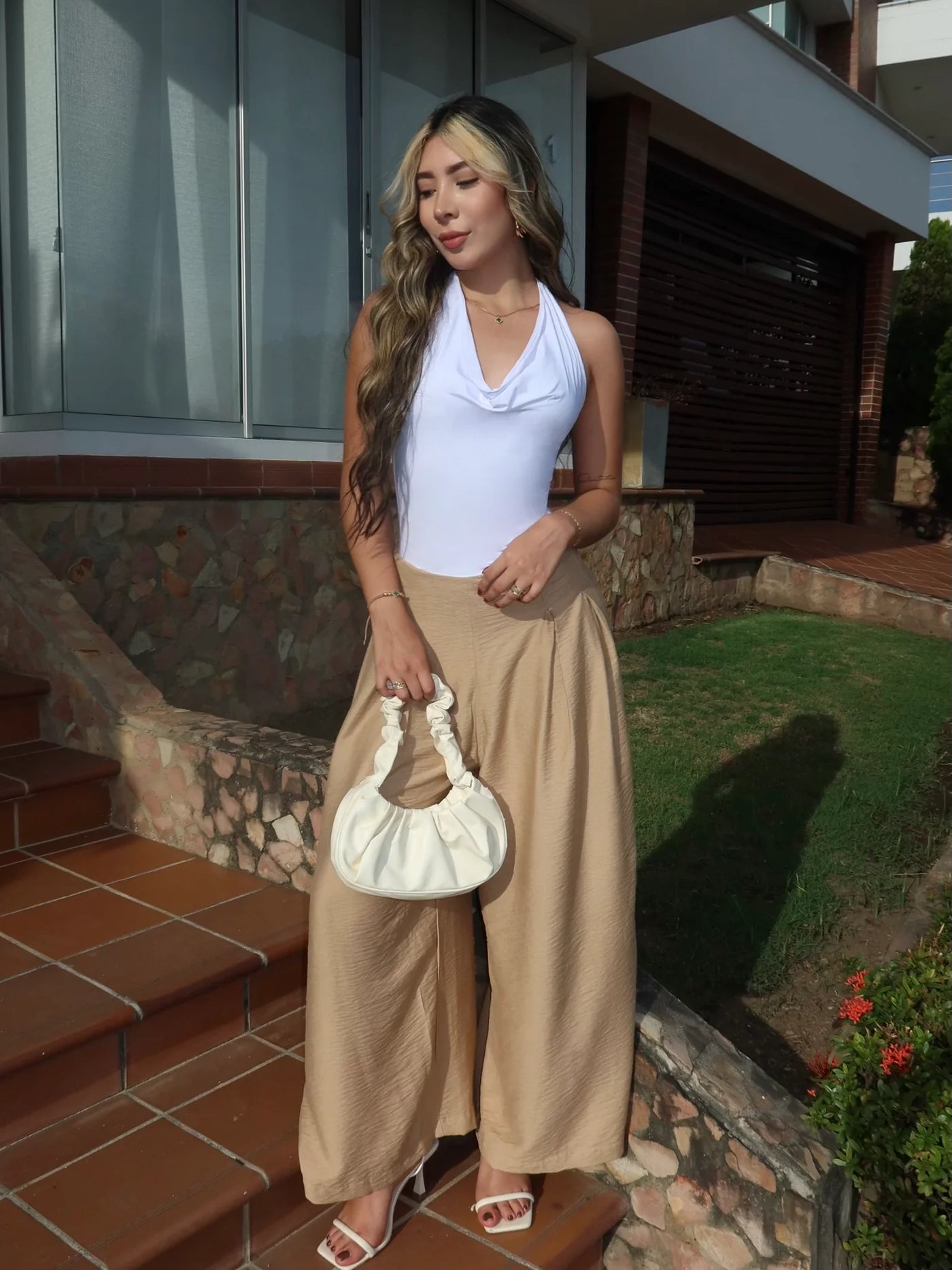 Body Hera color blanco con control de abdomen