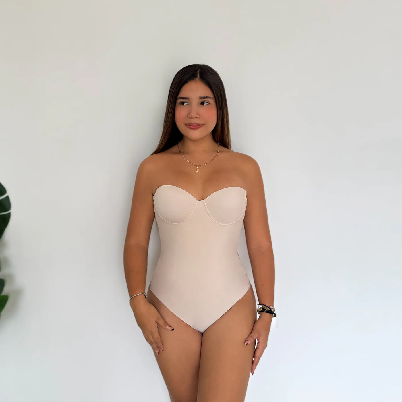 Body Tania con control de abdomen beige